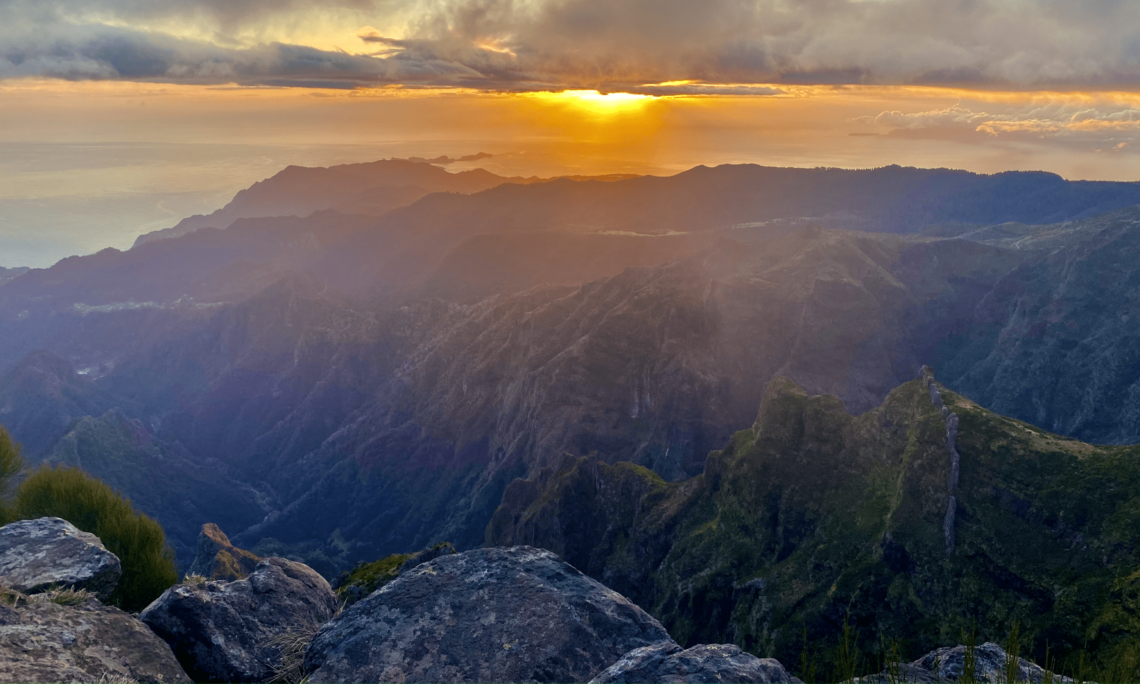 Východ slunce na Pico do Arieiro